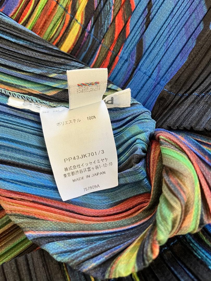 プリーツプリーズ　トップス