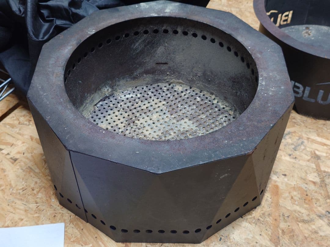 早いもの勝ち!! BLUE SKY 焚き火台 二次燃焼