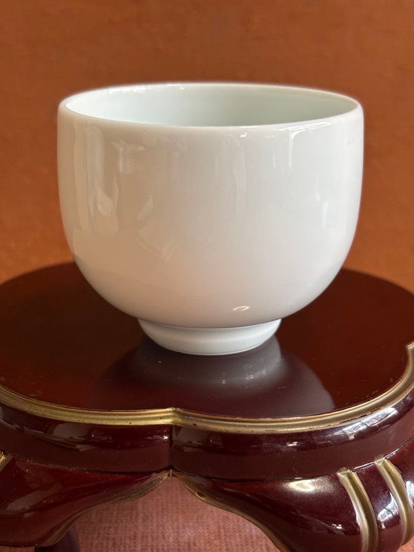 人間国宝重要無形文化財井上萬二作白磁ぐい呑　最上手作　共箱　検柿右衛門