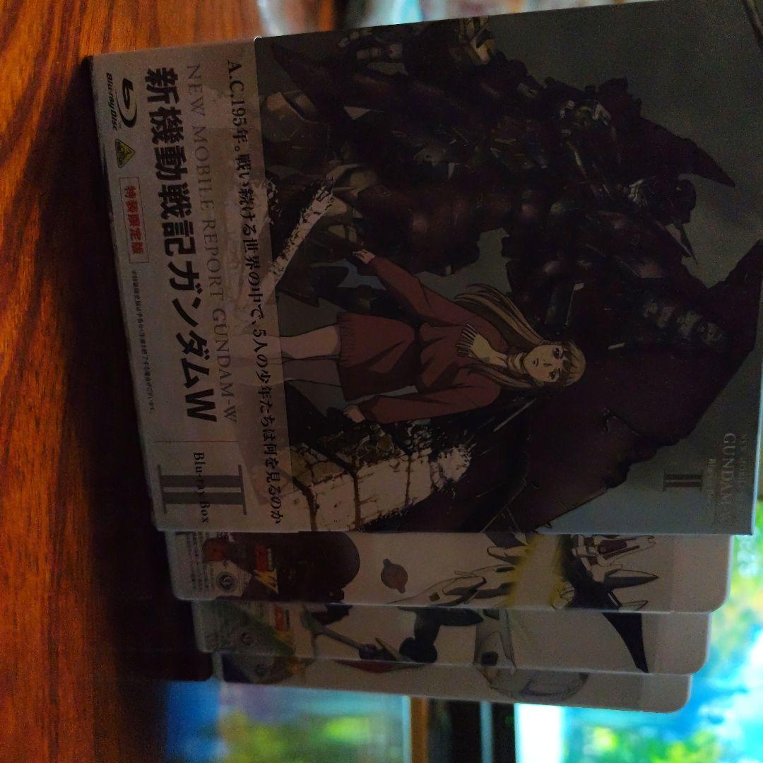 新機動戦記ガンダムW Blu-ray Box Ⅱ〈特装限定版・4枚組〉