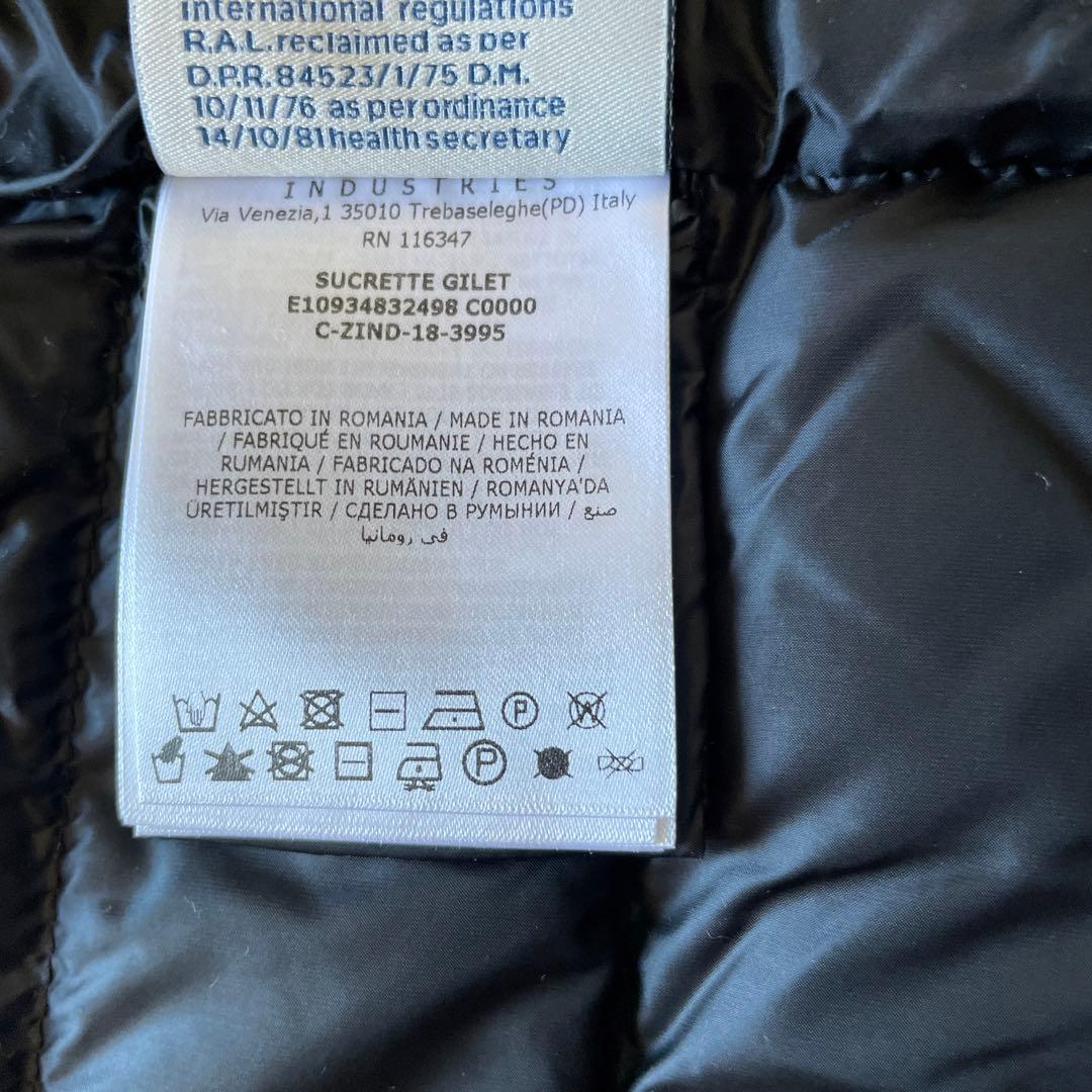 MONCLER 黒 フード付きダウンベスト