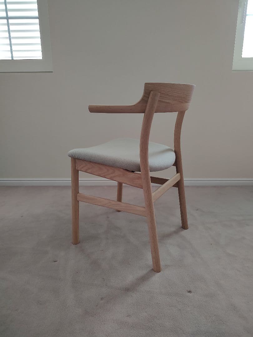 アクタス　SOUP　スープ　ハーフアームチェアC　オーク　ミルク　ファブリック