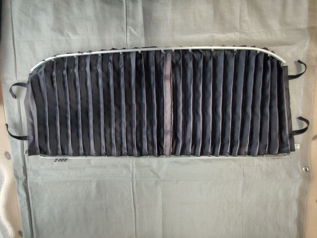 デリカd5　カーテン