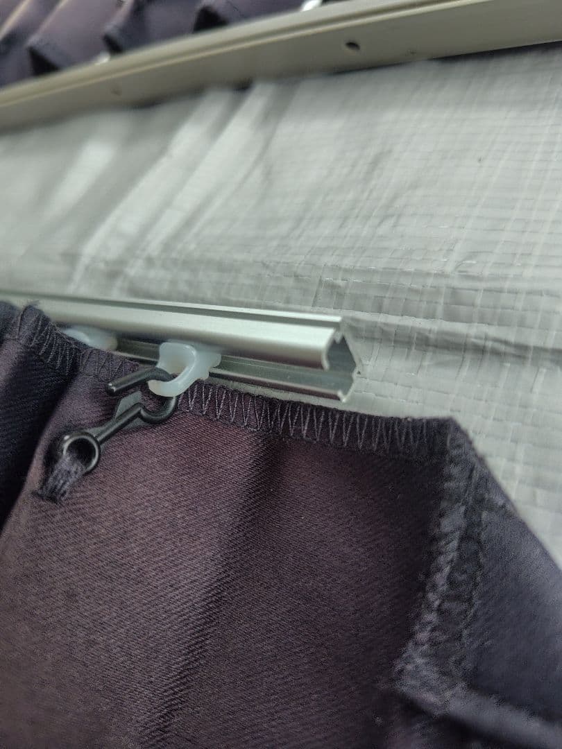 デリカd5　カーテン