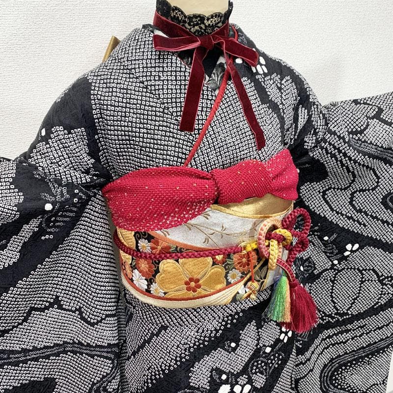 504z3☆鈴乃屋 振袖 総絞り 身幅広め 古典柄 黒☆美品 成人式 結婚式