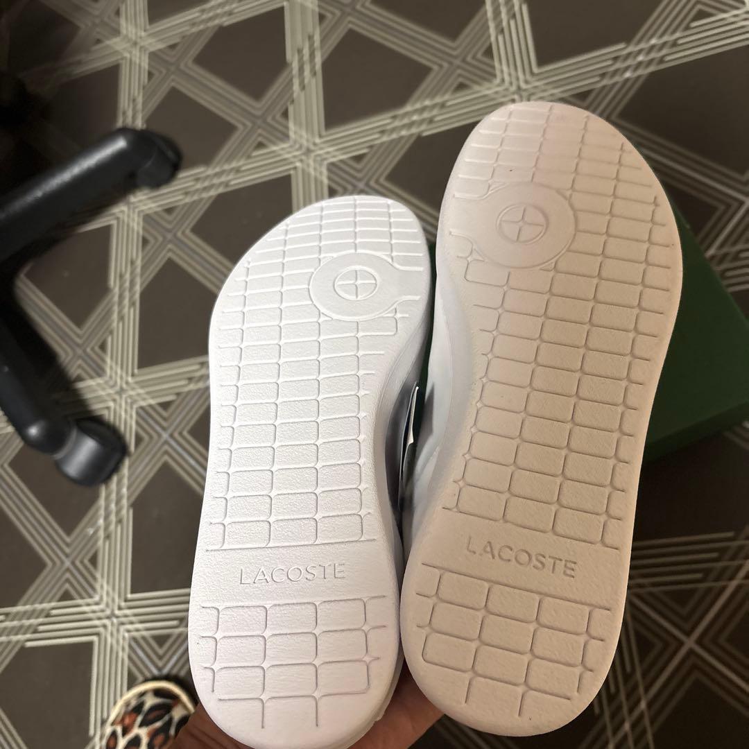 LACOSTE ホワイトスニーカー