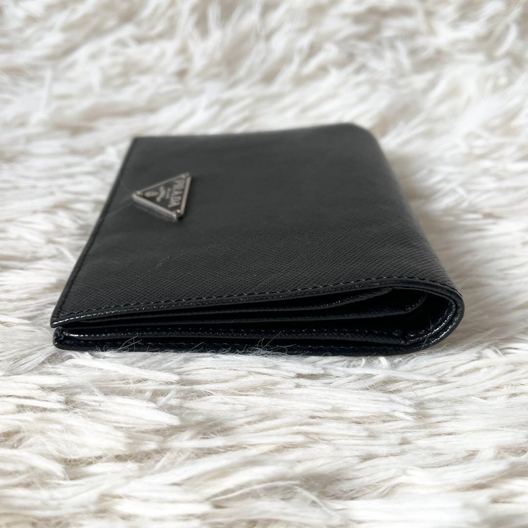 未使用級✨PRADA プラダ　折財布　サフィアーノ　レザー　三角ロゴプレート　黒