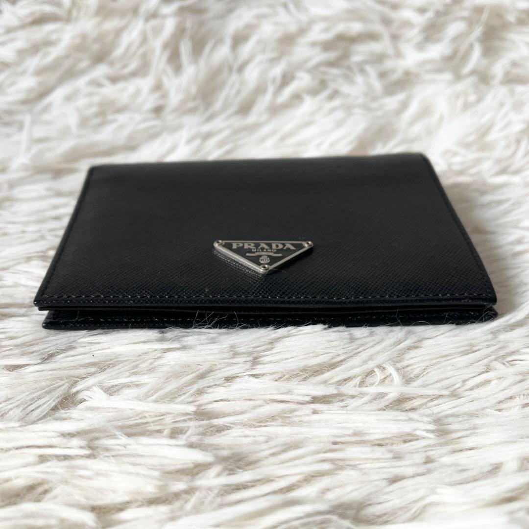 未使用級✨PRADA プラダ　折財布　サフィアーノ　レザー　三角ロゴプレート　黒