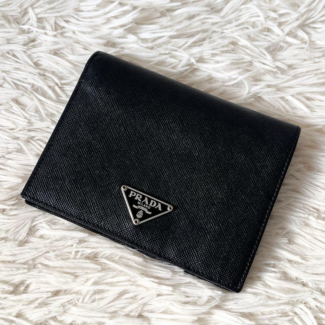 未使用級✨PRADA プラダ　折財布　サフィアーノ　レザー　三角ロゴプレート　黒