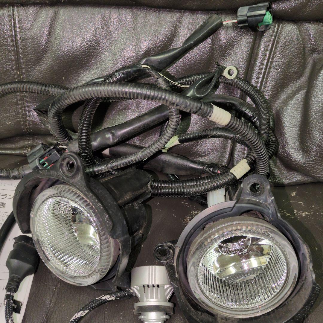 る*お様 点灯確認済　ダイハツ　ミライース　LA300　純正フォグランプ　HID