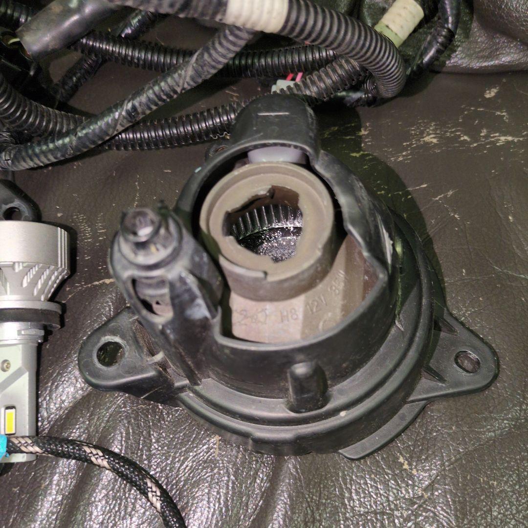 る*お様 点灯確認済　ダイハツ　ミライース　LA300　純正フォグランプ　HID