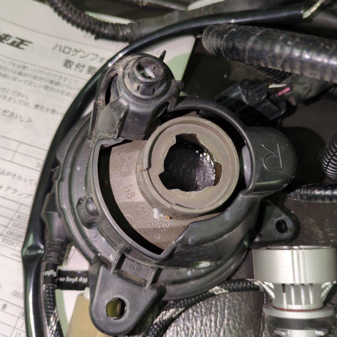 る*お様 点灯確認済　ダイハツ　ミライース　LA300　純正フォグランプ　HID