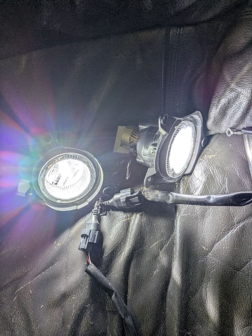 る*お様 点灯確認済　ダイハツ　ミライース　LA300　純正フォグランプ　HID