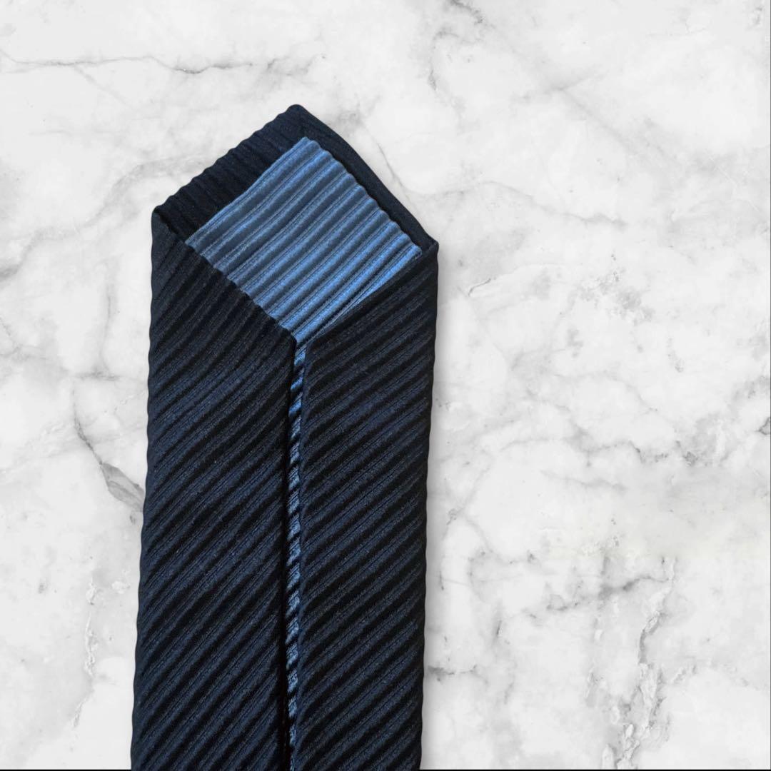 【専用】ブルガリ　ソリッド　ネクタイ　セッテピエゲ　黒　水色　大剣9cm