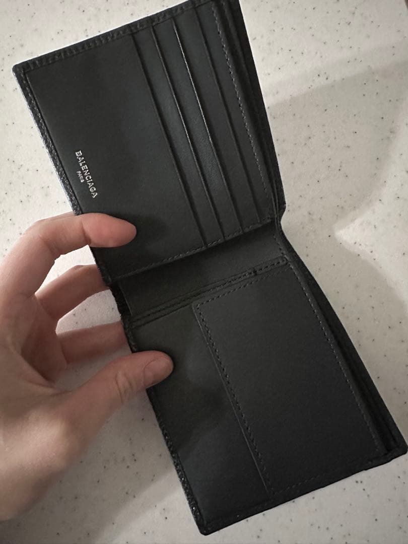 バレンシアガ チャコール レザー 二つ折り財布