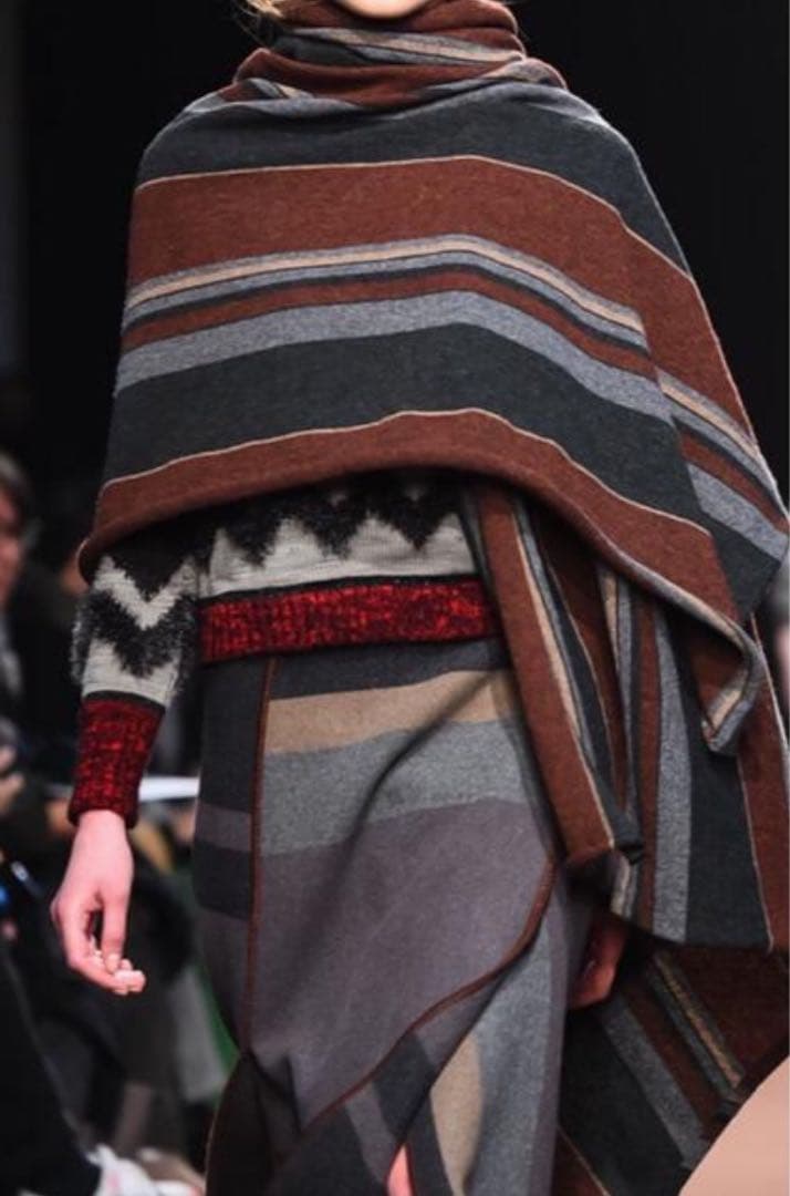 美品タグ付き　定価5万円　カラー　大伴ストール