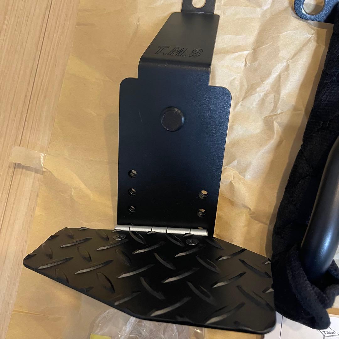 試しのみ　200系ハイエース T.M.S フットレスト