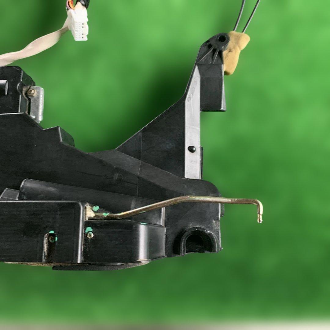 トヨタ　セルシオ　30 31 後期　純正ドアロックアクチュエーター　左前　中古品