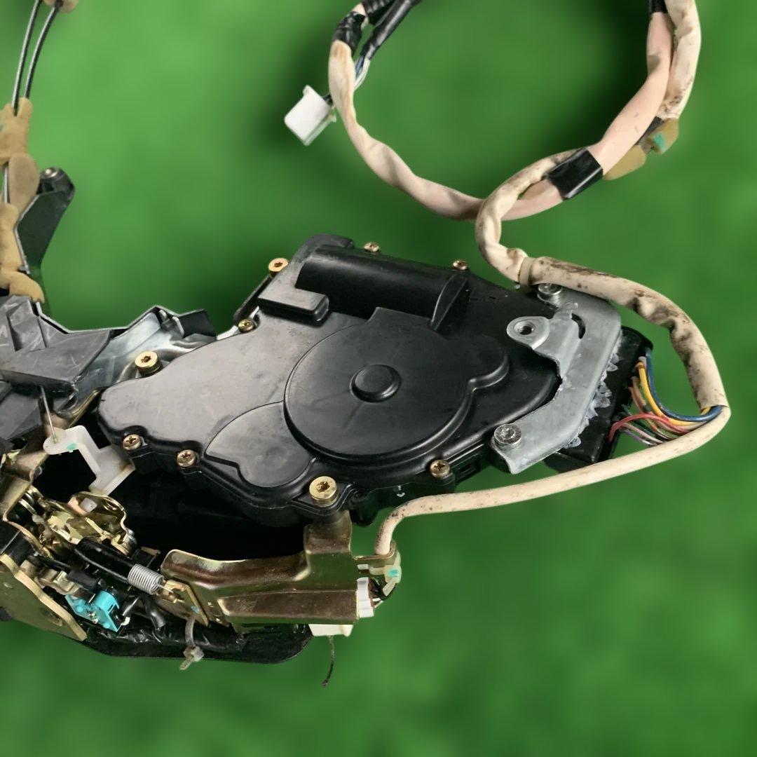 トヨタ　セルシオ　30 31 後期　純正ドアロックアクチュエーター　左前　中古品