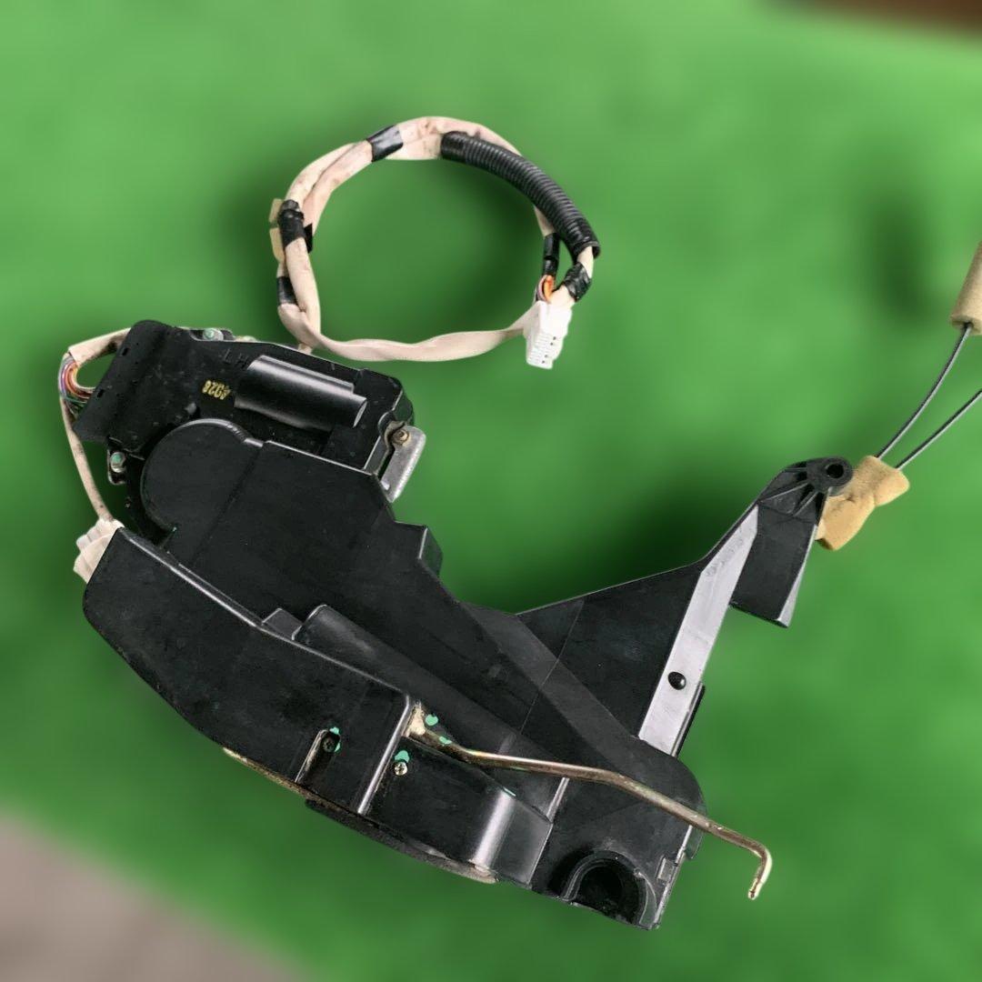 トヨタ　セルシオ　30 31 後期　純正ドアロックアクチュエーター　左前　中古品