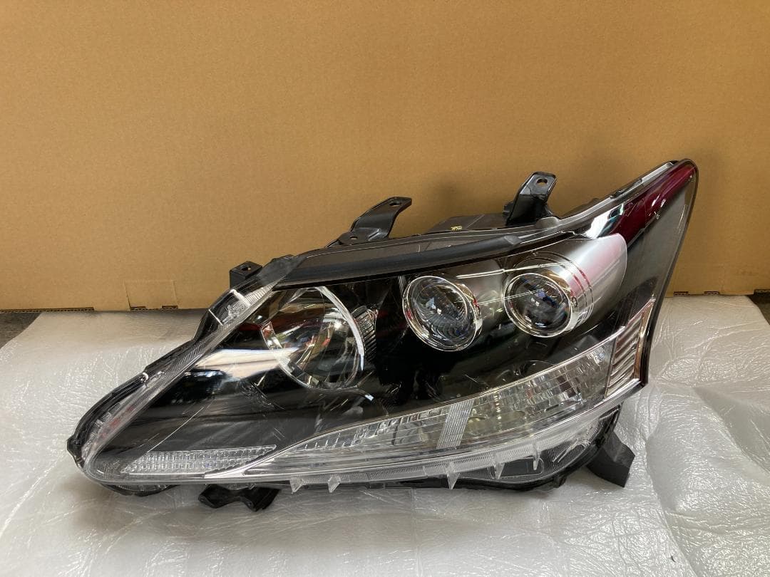 レクサスHS250ｈ　後期　左ヘッドライト