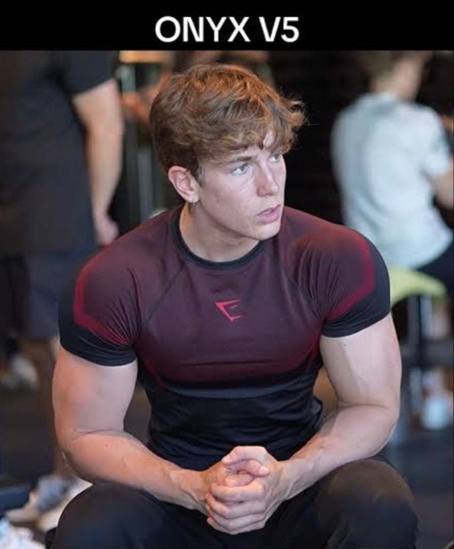 トップス  onyx red V5 S-size compression