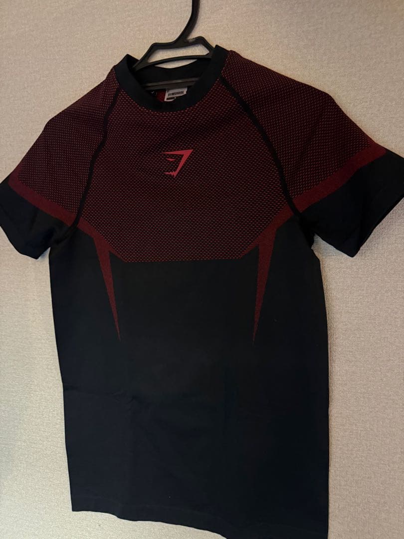 トップス  onyx red V5 S-size compression