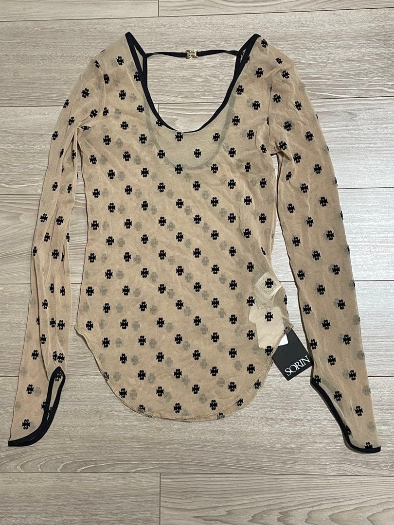 c*n様 ソリン SORIN スワンレイク Uネックトップ 新品38