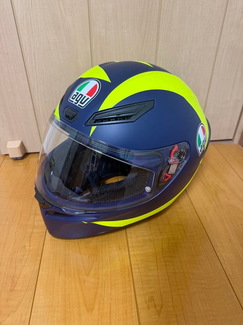 AGV フルフェイスヘルメット バレンティーノ・ロッシデザイン　最終値下げ価格