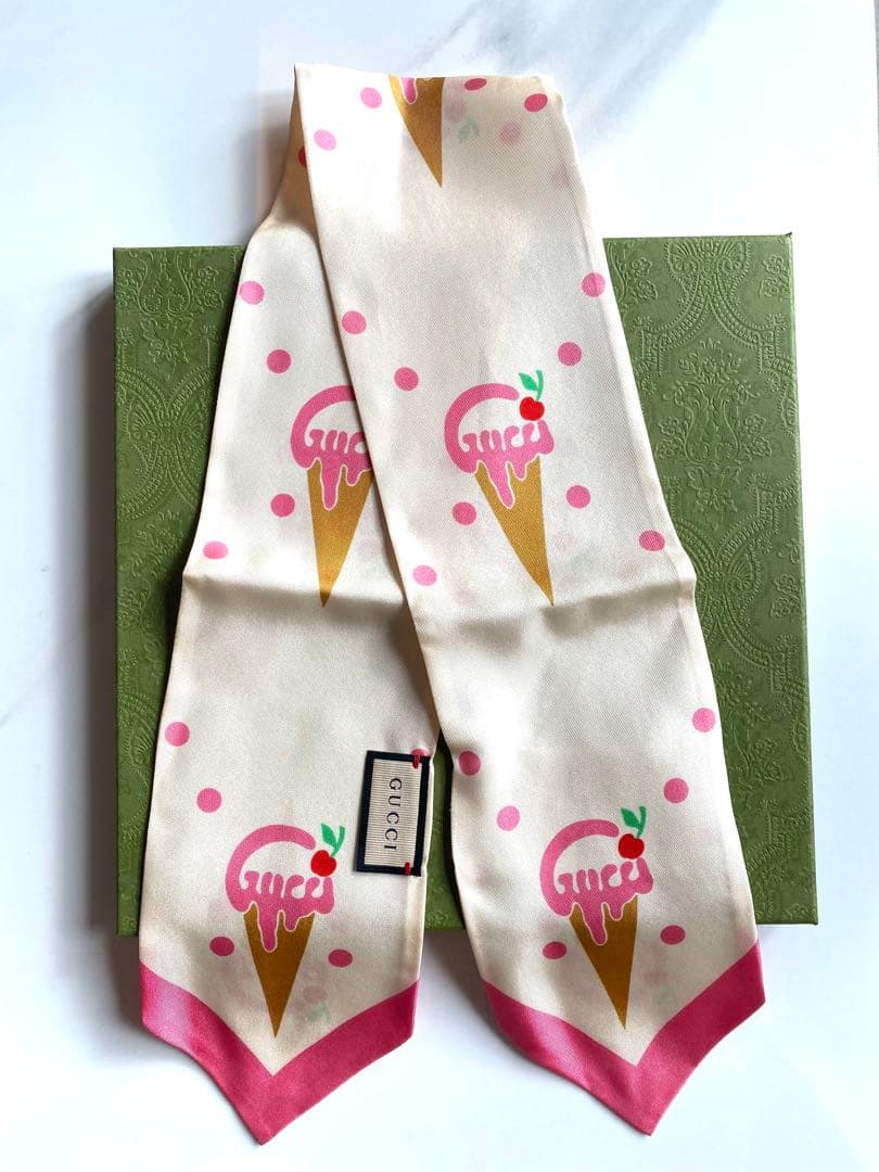 新品未使用　GUCCI アイスクリーム柄　リボンスカーフ