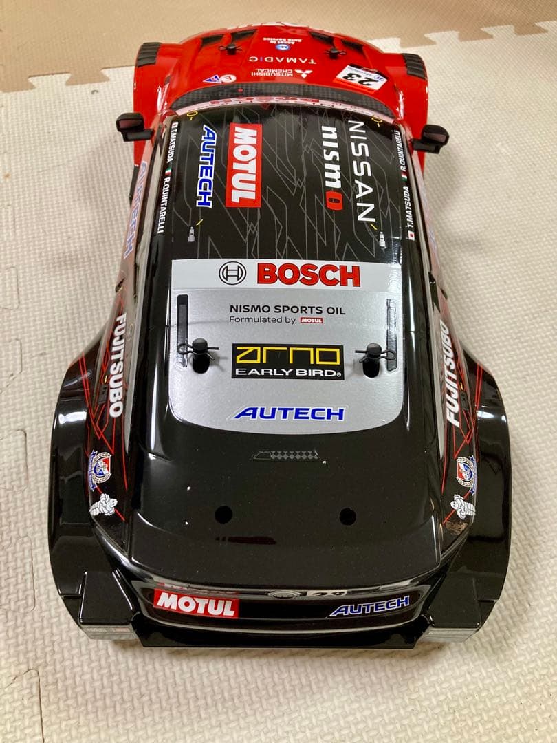 メーカー制作ボディMotul Autech Zとタイヤホイールセット