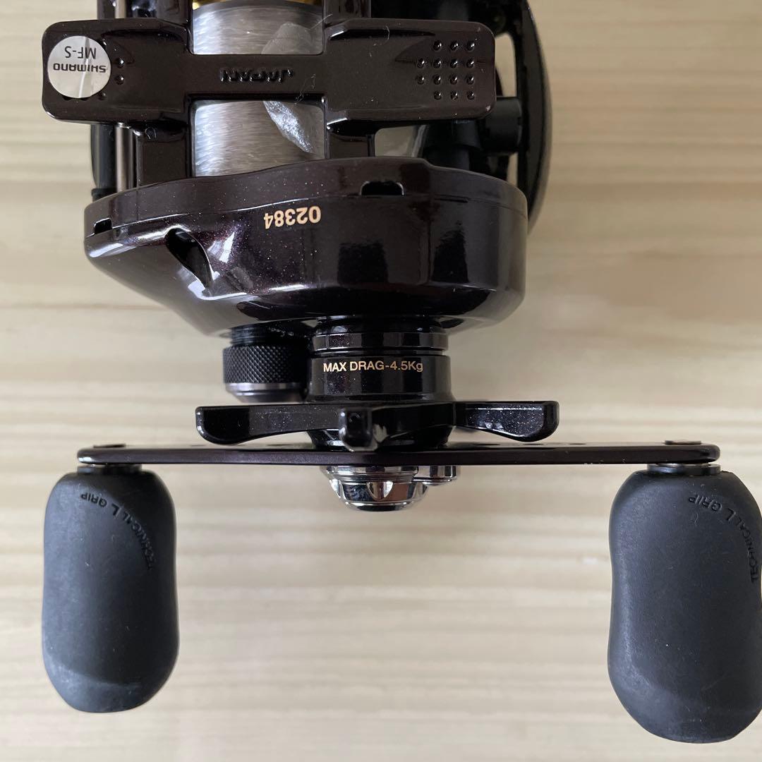 スコーピオンXT　ベイトリール1501-7（左巻き）