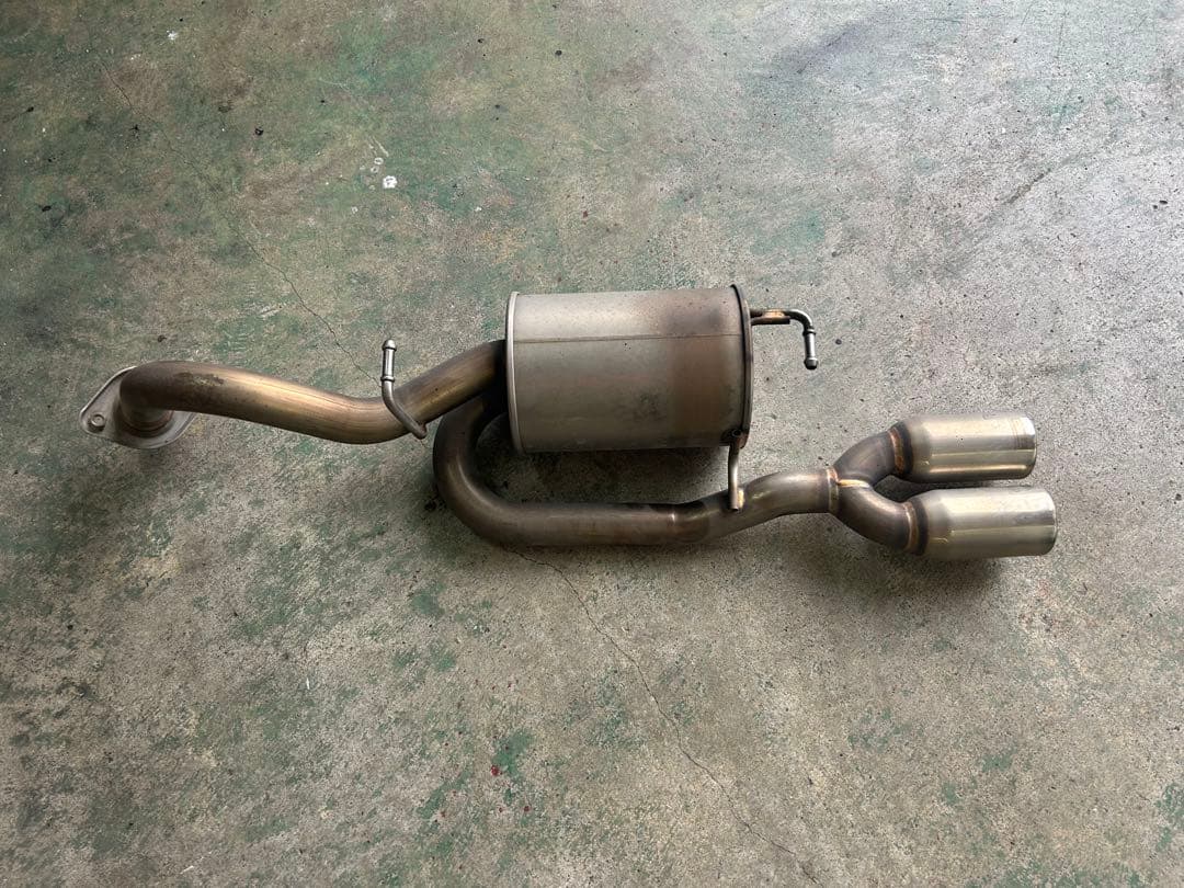 トヨタ❗️アクア❗️TRDマフラー‼️