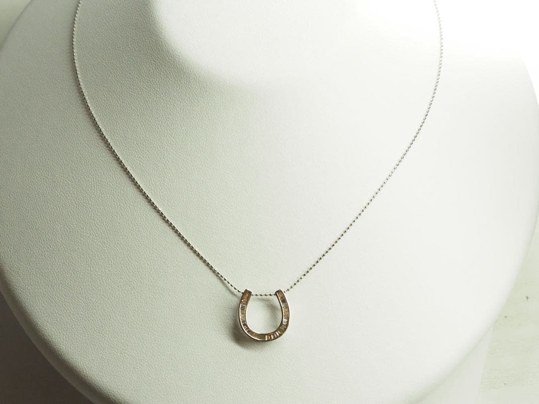 ◎GSTV☆K18WG 天然ダイヤモンド ホースシュー ペンダントトップ　馬蹄