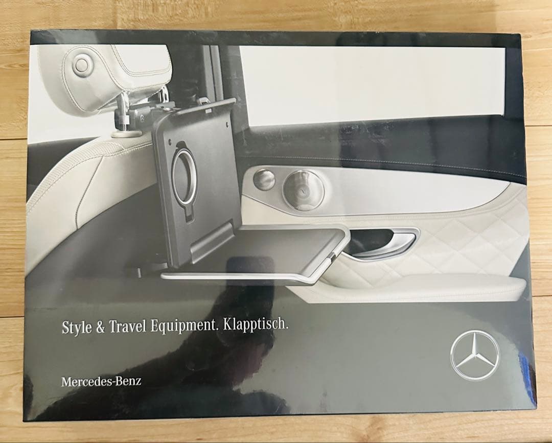 メルセデスベンツ　テーブル