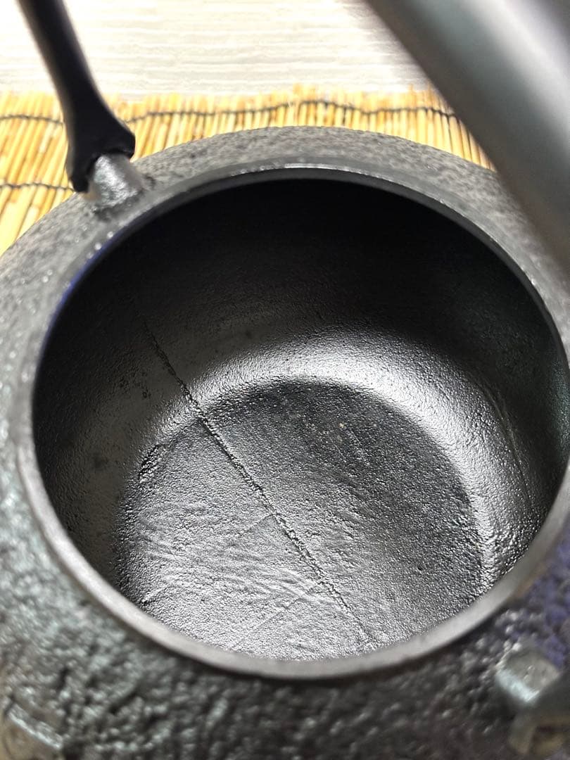 新品、供箱等付属品、鉄瓶台付　南部名工岩鋳造 １４型双馬肌あっきー猫様　売約済み