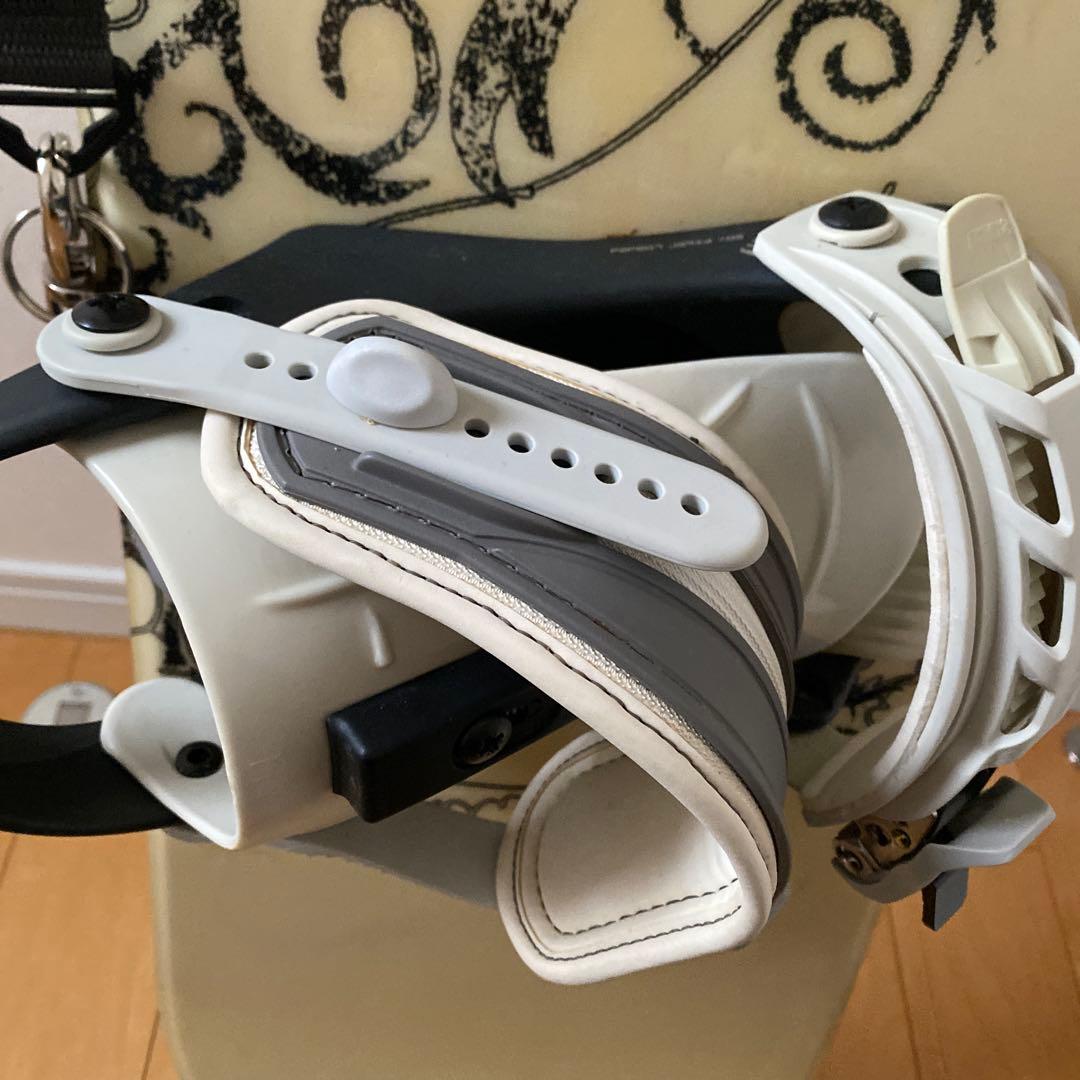 SALOMON スノーボード クリーム色