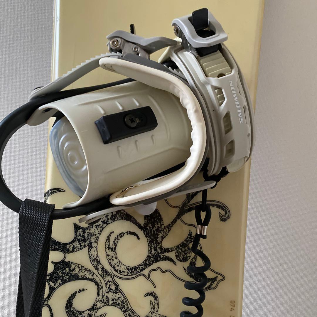 SALOMON スノーボード クリーム色