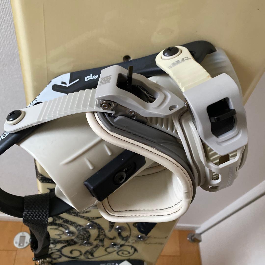 SALOMON スノーボード クリーム色