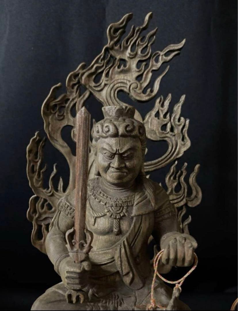 高31cm 井波彫刻　仏教工芸品　香樟材　仏師で仕上げ品　不動明王座像
