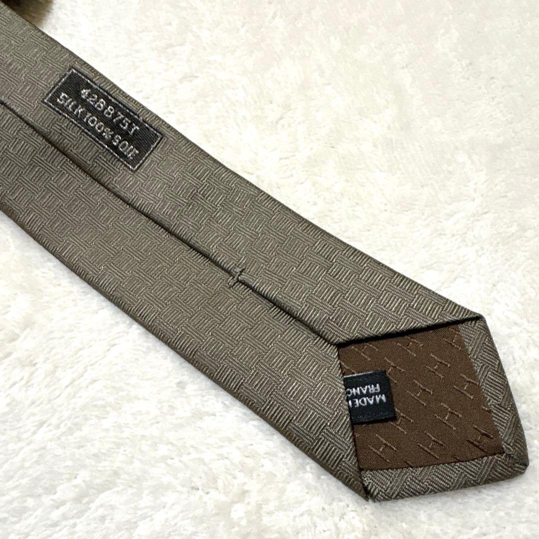 専用 HERMES ネクタイ ￼亀 刺繍 ビーズ H柄 H織 カーキ シルク