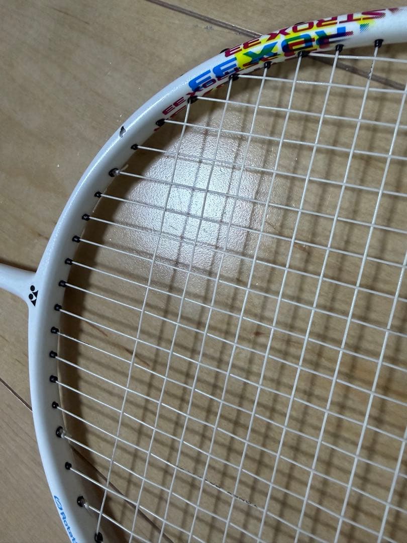 ヨネックスバドミントンラケット　アストロクス33