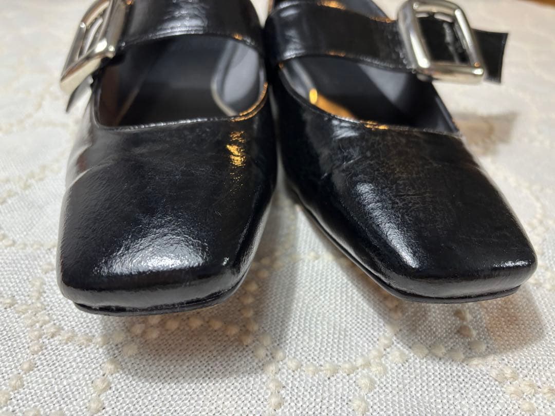 【晴雨兼用】LOTTADESIGNスクエアベルトフラットブラックエナメル23.5