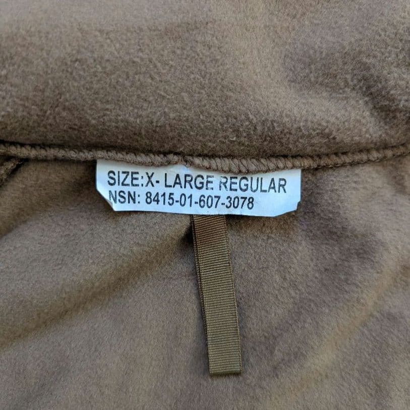 s*可様 [アメリカ軍] US NAVY フリース ライナーパーカー コヨーテ