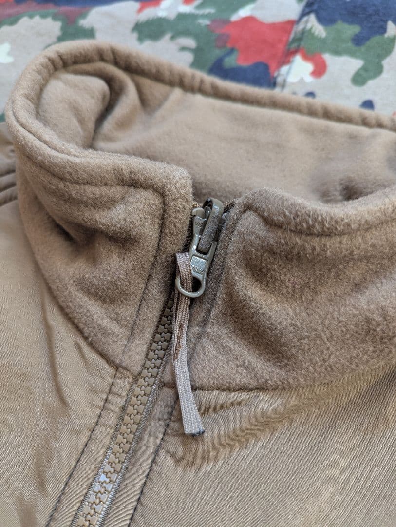 s*可様 [アメリカ軍] US NAVY フリース ライナーパーカー コヨーテ
