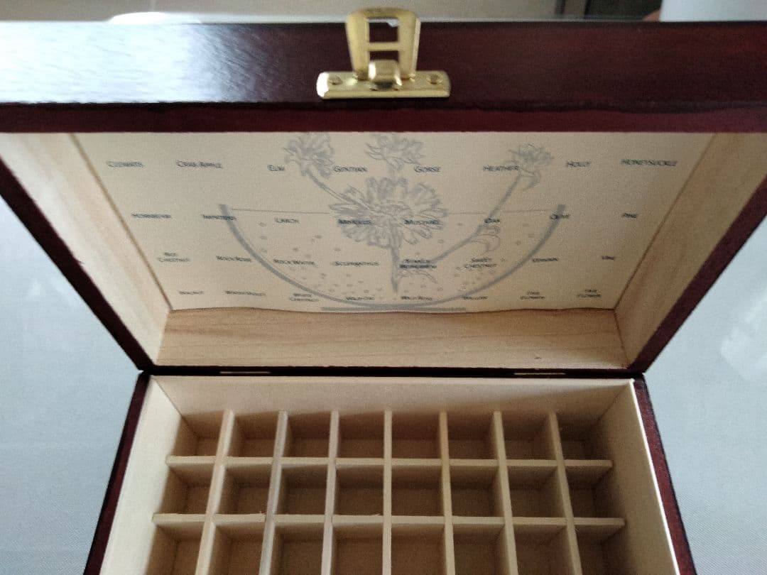 ⑪sa■フラワーエッセンス40本のフルセットと専用木箱のセット♪ヒーリング