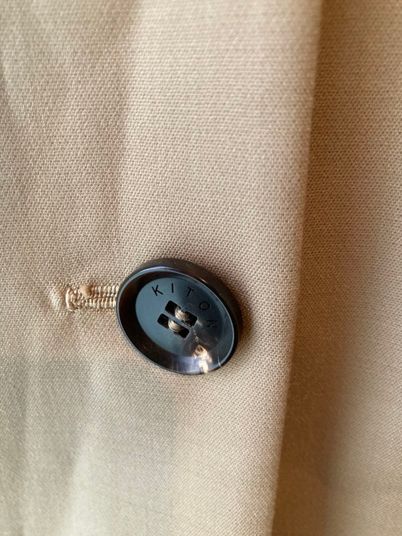 Kiton キートン　ノーカラー　ジャケット　ベージュ　ベルト付き　ウール