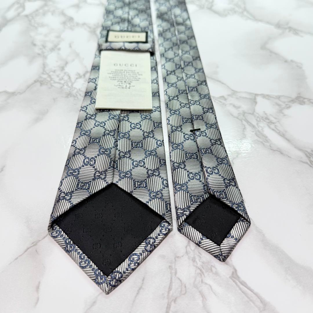 ✨極美品✨ 近年モデル GUCCI ネクタイ シルク100% GG柄 蜂 銀色