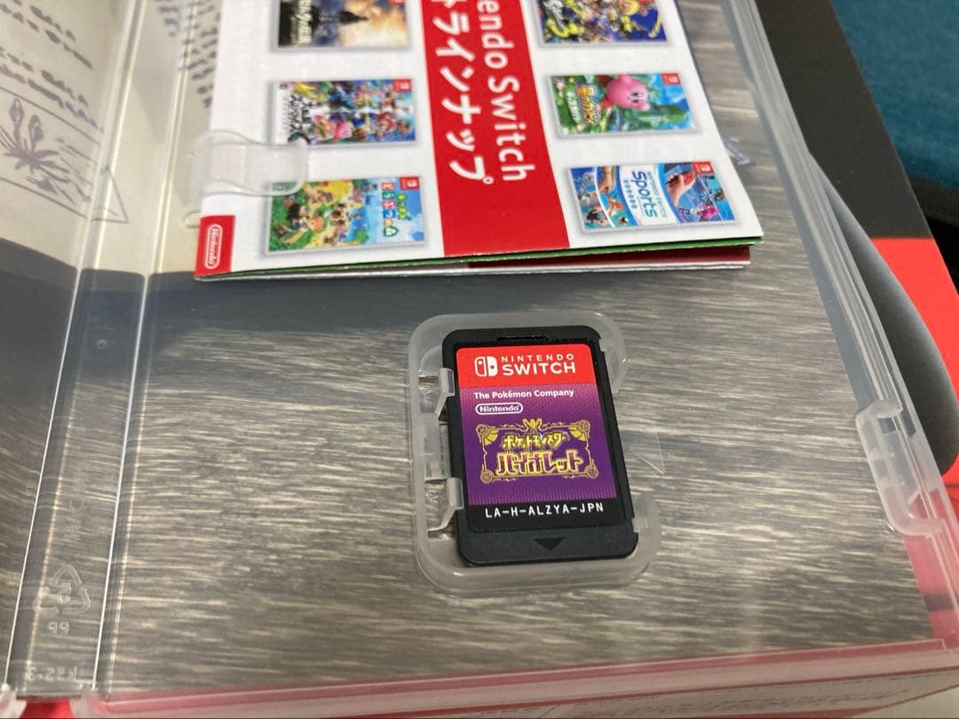 NintendoSwitchネオンブルー/ネオンレッド本体　ポケモンソフト付