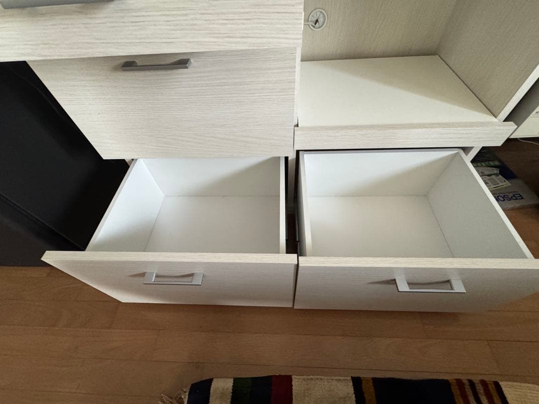 食器棚　高さ1.800幅1.000奥行390